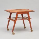 1012 3334 SERVING TABLE